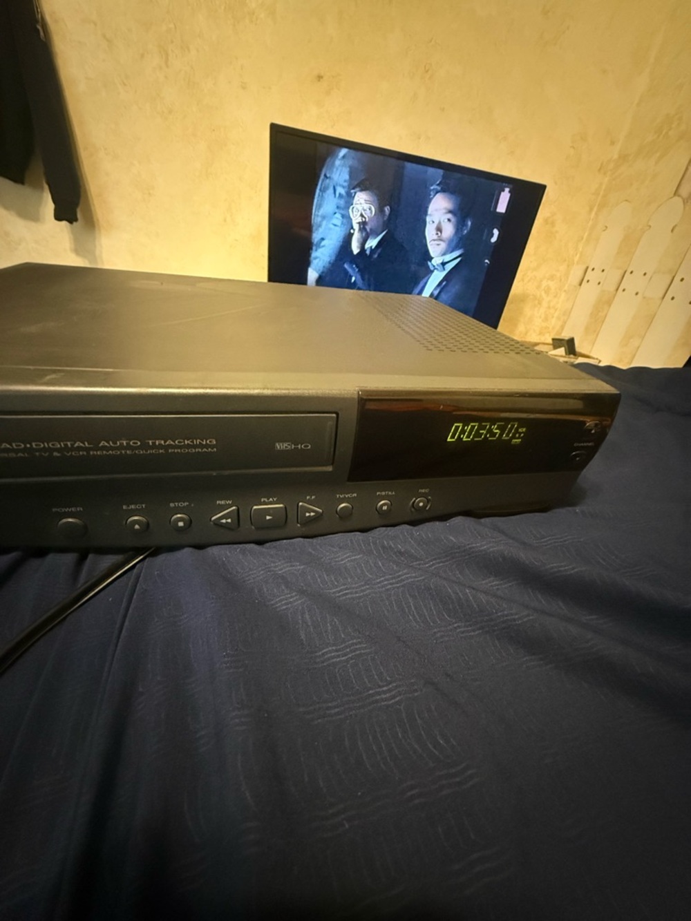 Samsung VR5704 HQ 4-Head VHS VCR w/ Digital Tracking / Tested / Works No remote